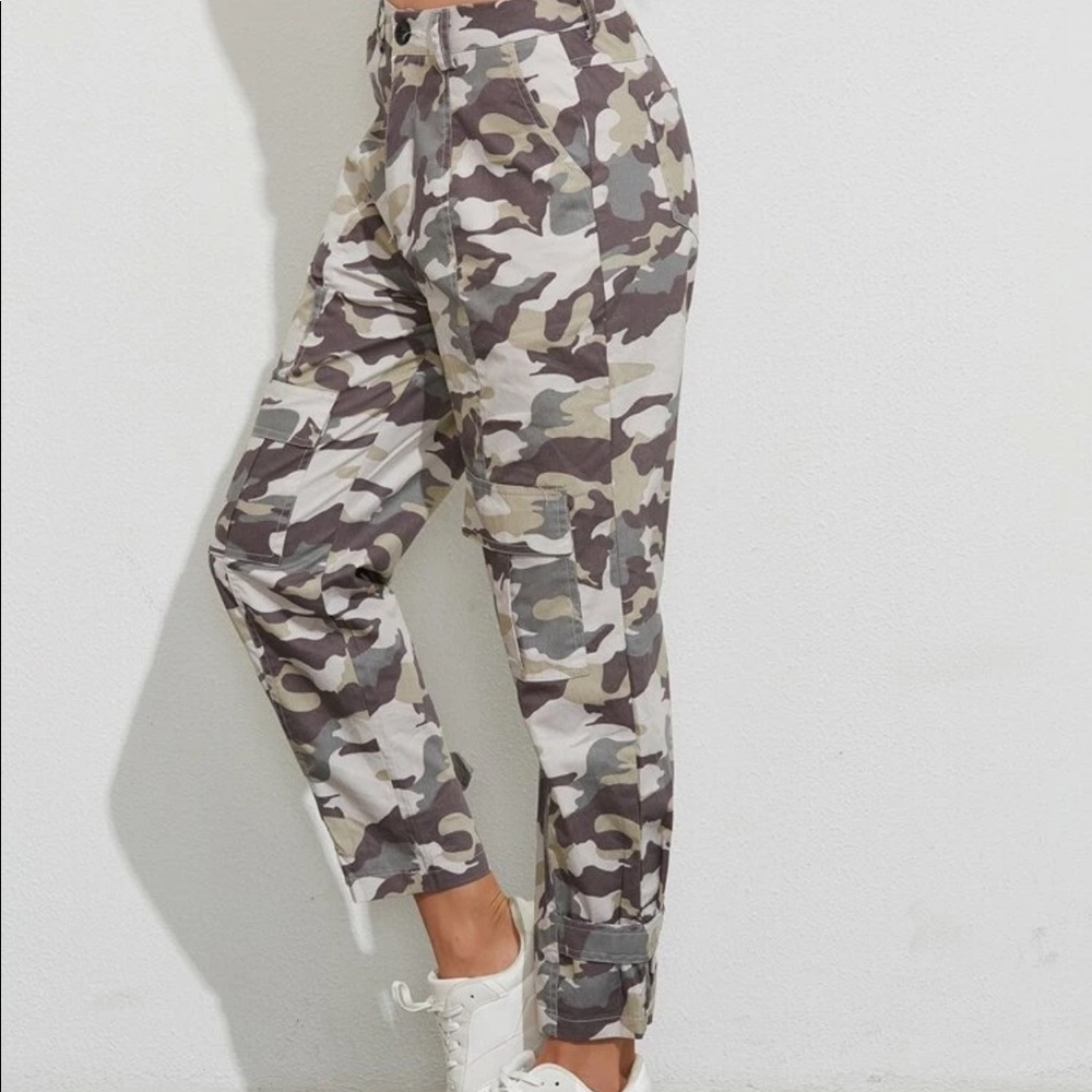 SOLD LOCALLY Cropped Pants